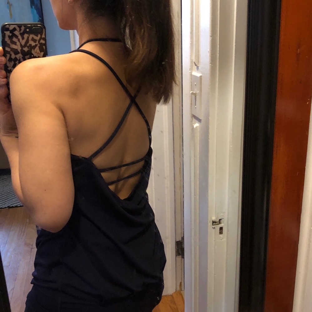Lululemon Tank 💙 - Picture 3 of 8